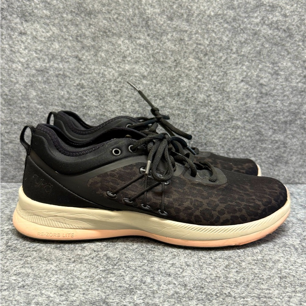 RYKA Dynamic Pro shoes.‎ Size 8.
